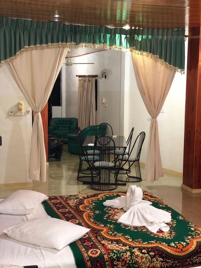 טרינקומאלה Green Park Beach Hotel מראה חיצוני תמונה